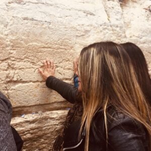 62056380_406904940039419_6298696391443087360_n